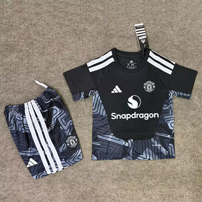 Manchester United 2026/27 Goalkeeper Football Full Kit Black (KIDS)
