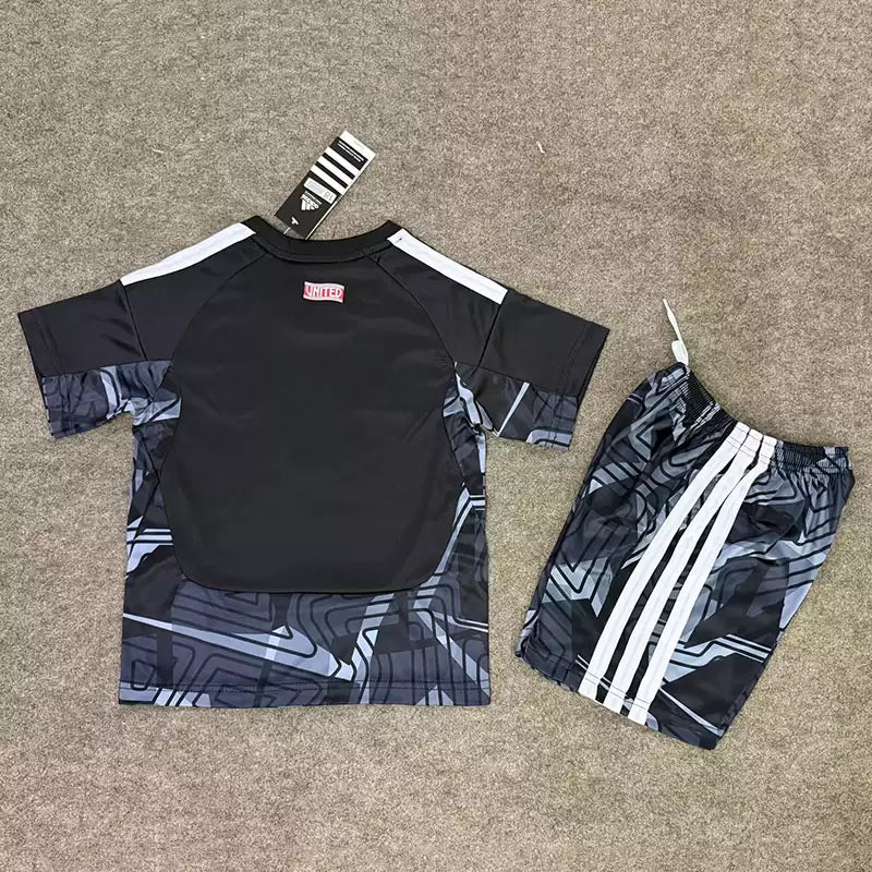 Manchester United 2026/27 Goalkeeper Football Full Kit Black (KIDS)